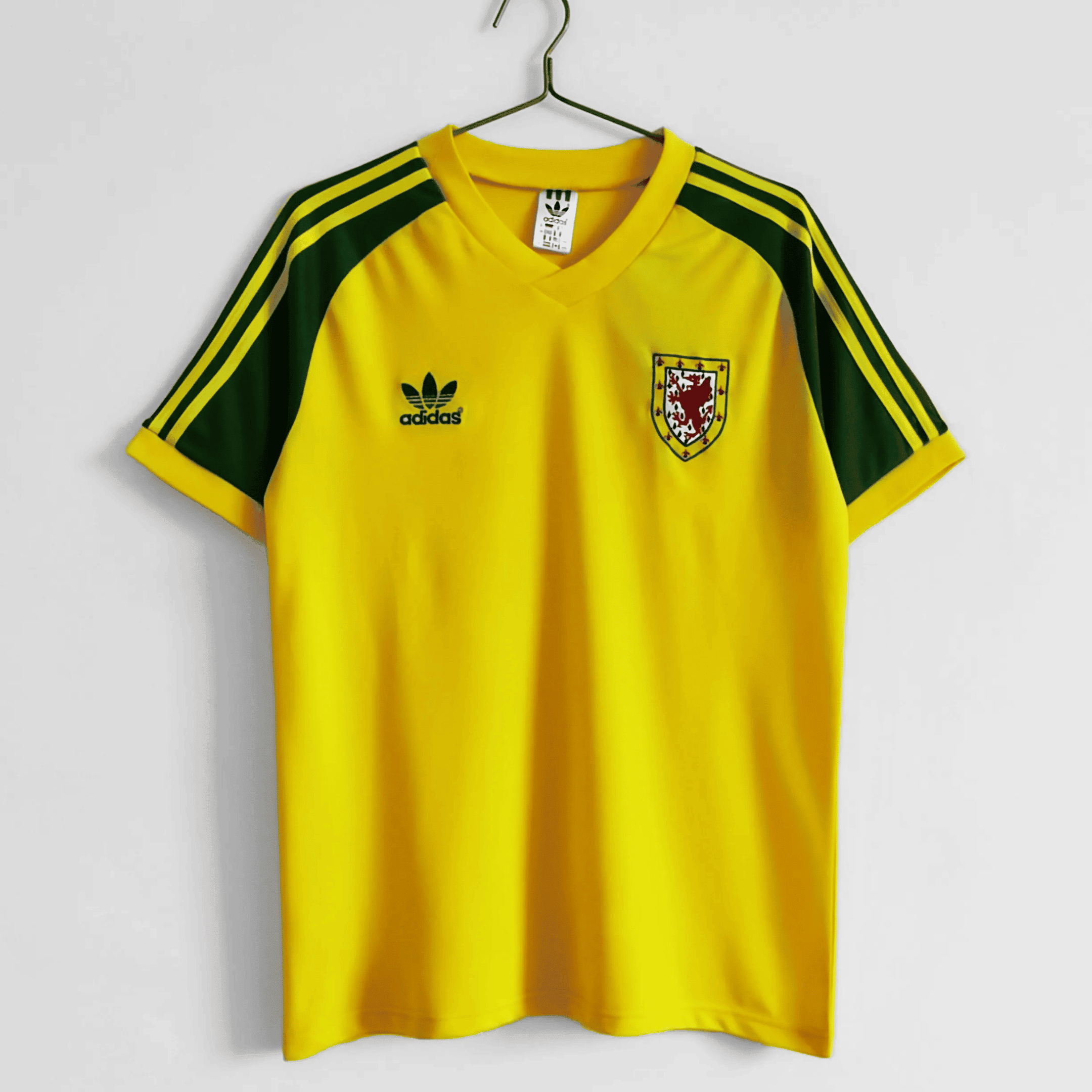 Wales 1982 Away Retro Jersey – Men Yellow