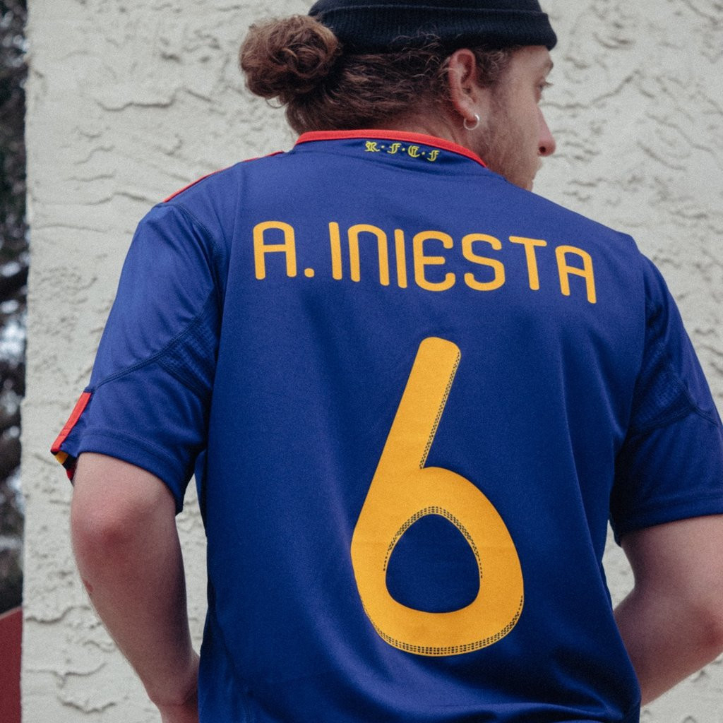 Andres Iniesta 6 Spain 2010 Retro Soccer Jersey – Men