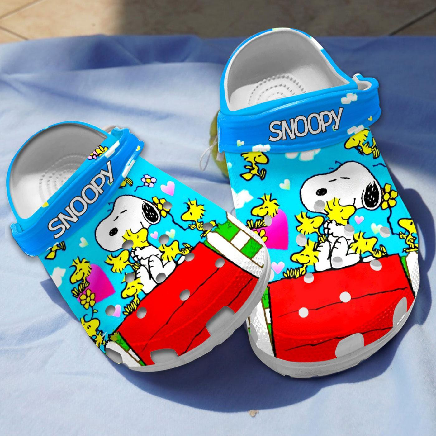Lovely Snoopy And Friend Woodstock Clogs Shoes Crocs Comfortable For Men Women and Kids