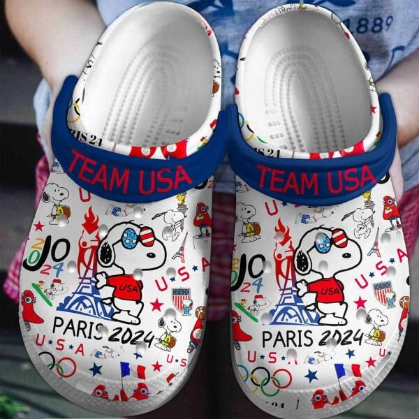 Water-Resistant And Non-slip Snoopy Clogs Crocs Comfortable For Men Women and Kids