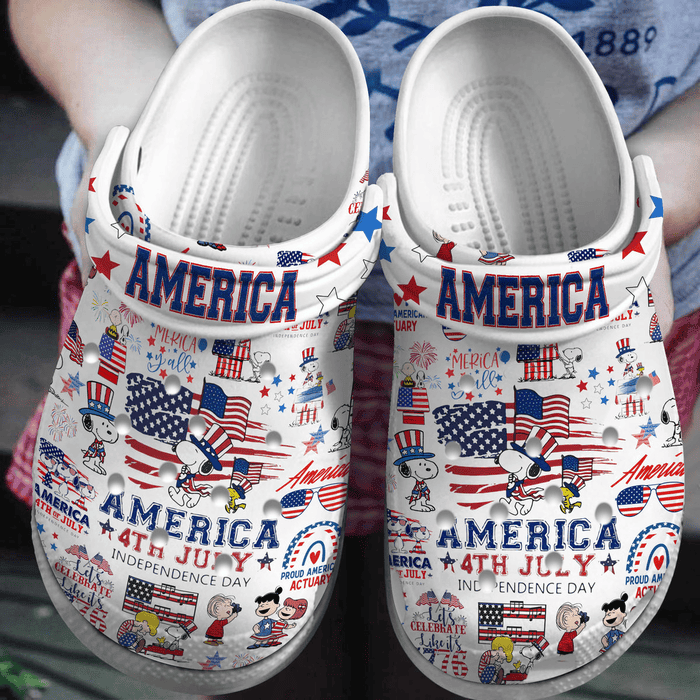 Unique Clogs The 4th Of July America Snoopy Clogs Crocs Comfortable For Men Women and Kids