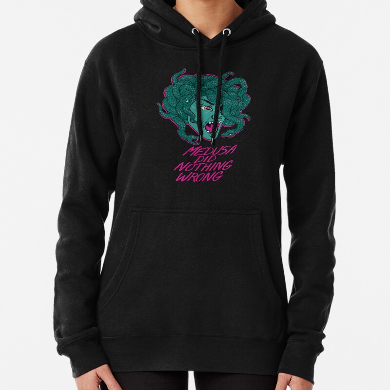MEDUSA DID NOTHING WRONG Pullover Hoodie
