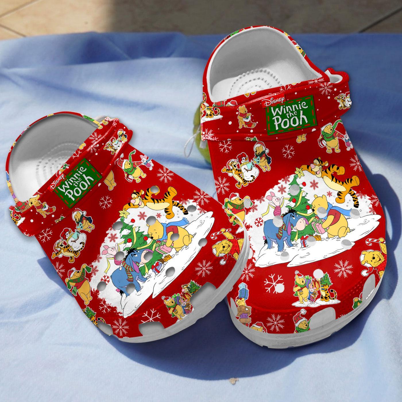 Merry Christmas Winnie The Pooh Red Water-proof And Lightweight, Crocs Clogs For Men Women and Kids