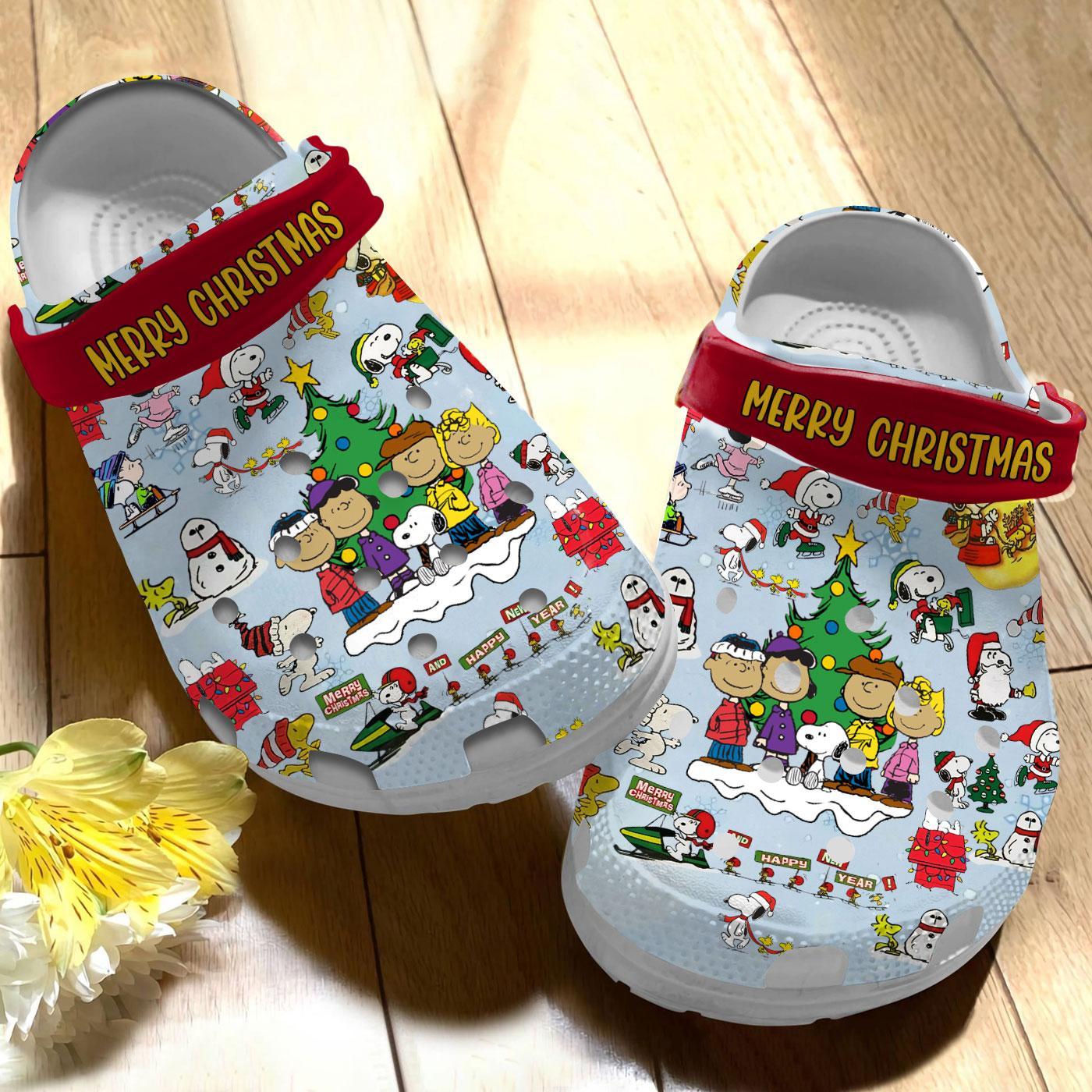 Lightweight And Durable Peanut Snoopy Christmas Crocs Clogs For Men Women and Kids