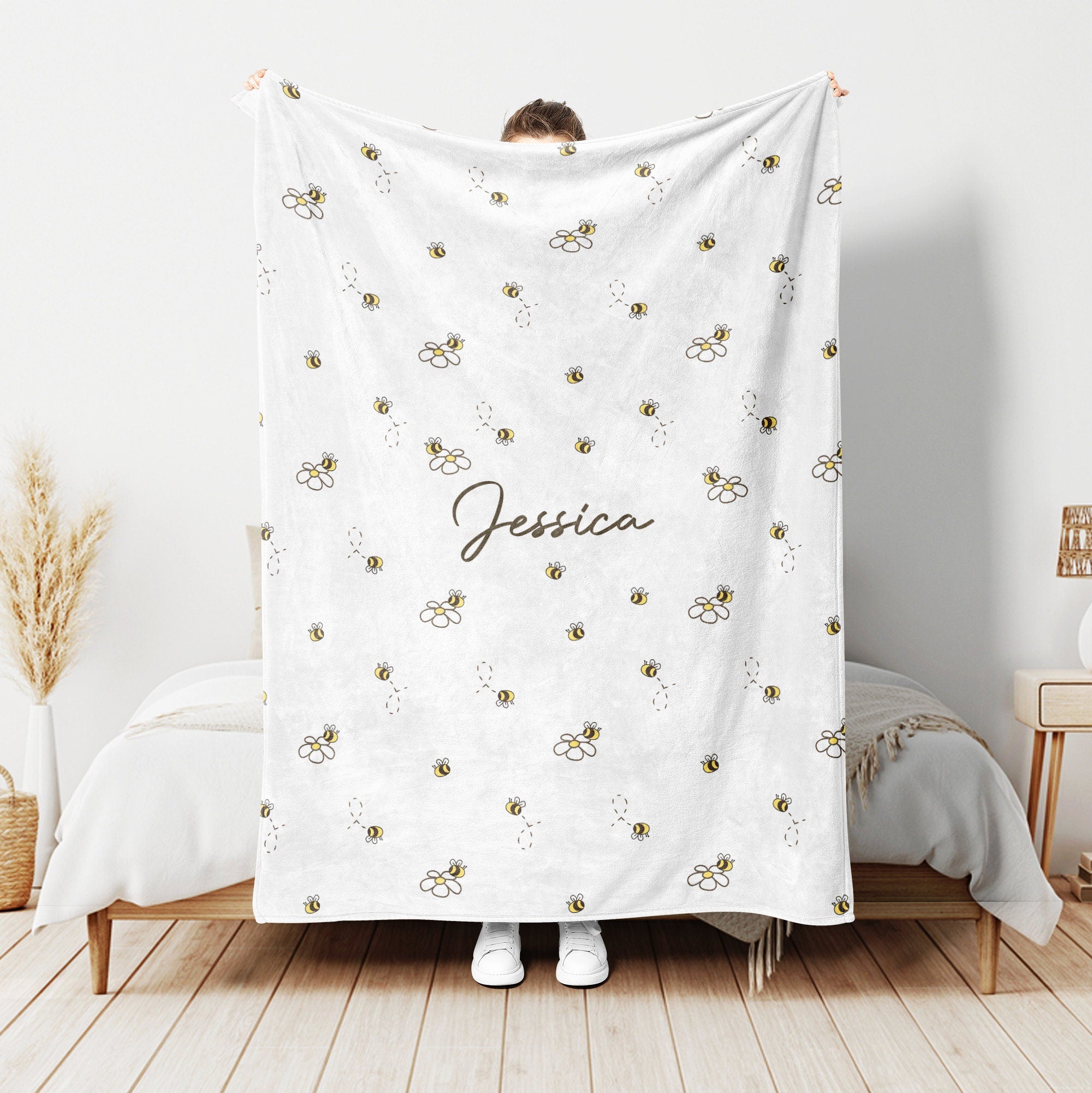 Petmytshirt Bee Blanket Cute Bee And Daisy Flower Blanket Custom Name Floral Gift for Bee Lover