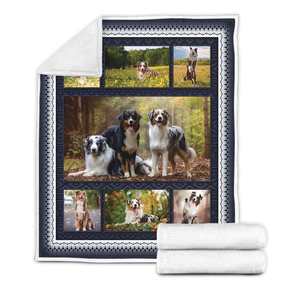 Australihepherd On The Field Fleece Blankherpa Blanket