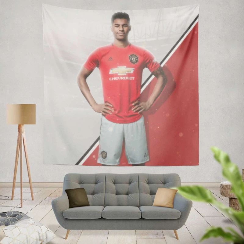 Spirited Soccer Player Marcus Rashford Tapestry