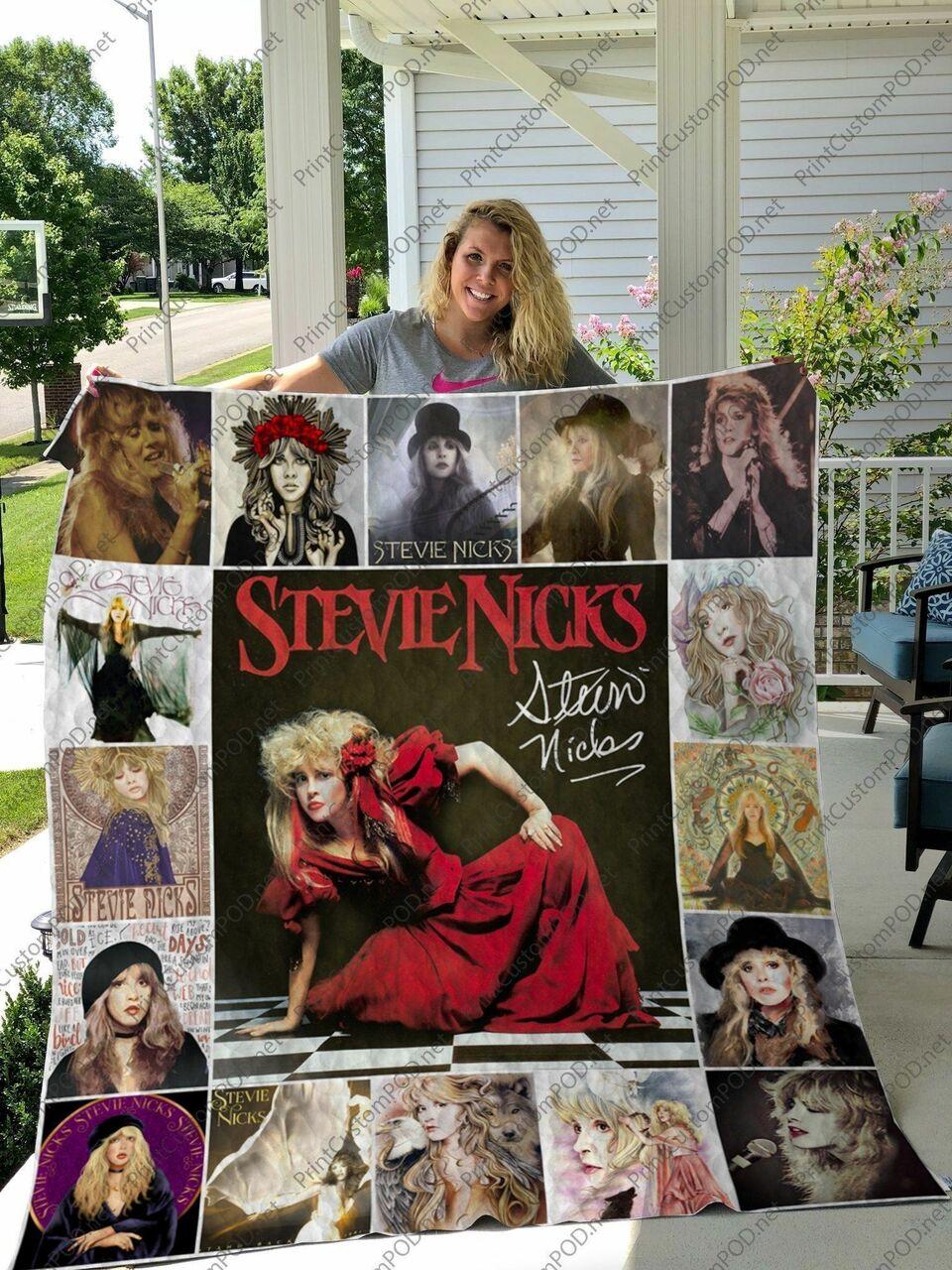 H Stevie N Quilt Blanket
