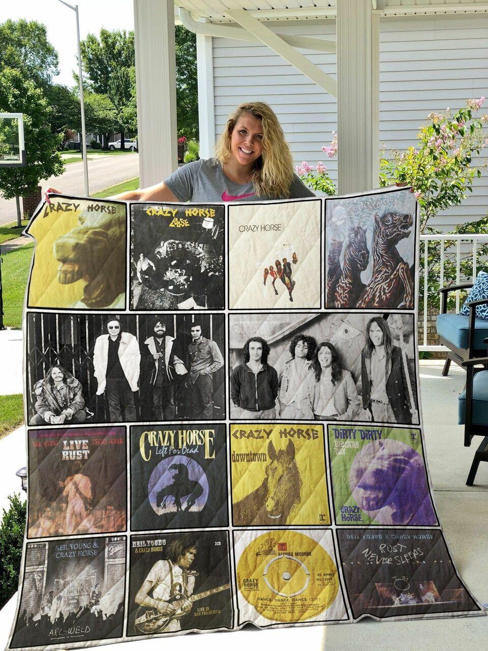 Crazy e Quilt Blanket
