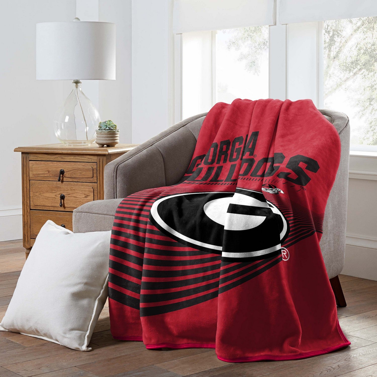 Georgia Bull NCAA Officially Liedchel Throw Blanket