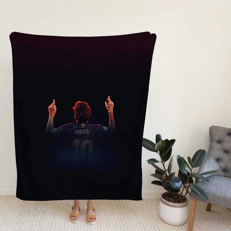 Lionelsi Encouraging Football Player Fleece Blanket