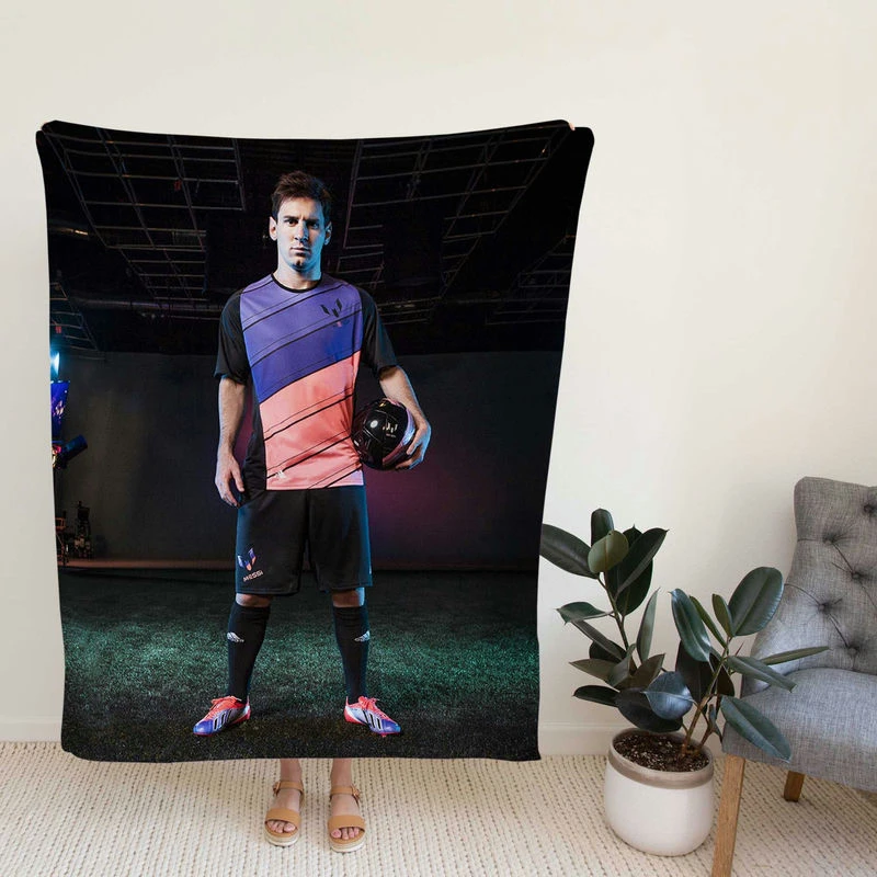 Lionelsi Intimidating Footballer Player Fleece Blanket