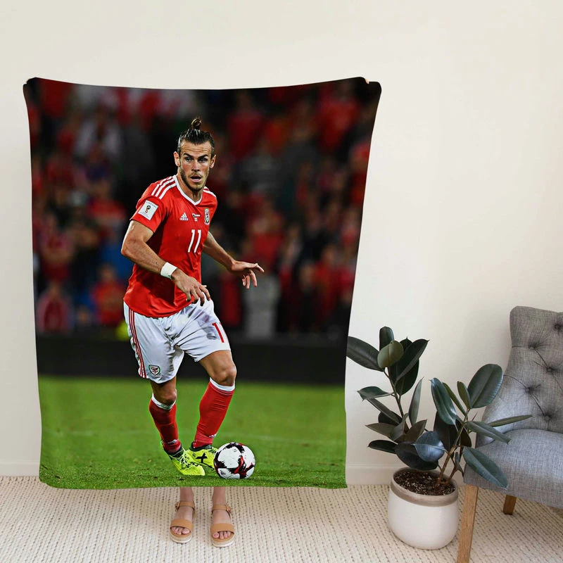 Gareth Baensational h Football Player Fleece Blanket