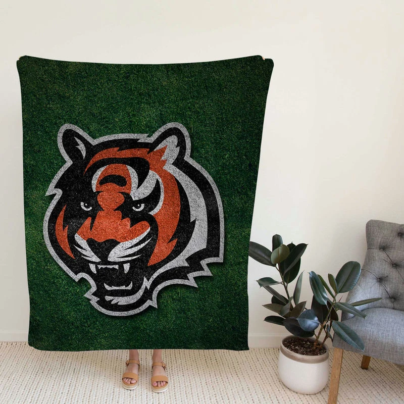Da Cow NFL Football Club Logo Fleece Blanket
