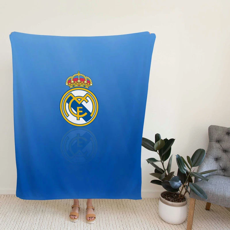 Real Madrid CF Energetoccer Club Fleece Blanket