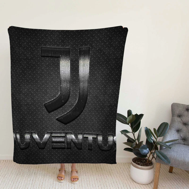 Honorable Italioccer Club Juve Logo Fleece Blanket