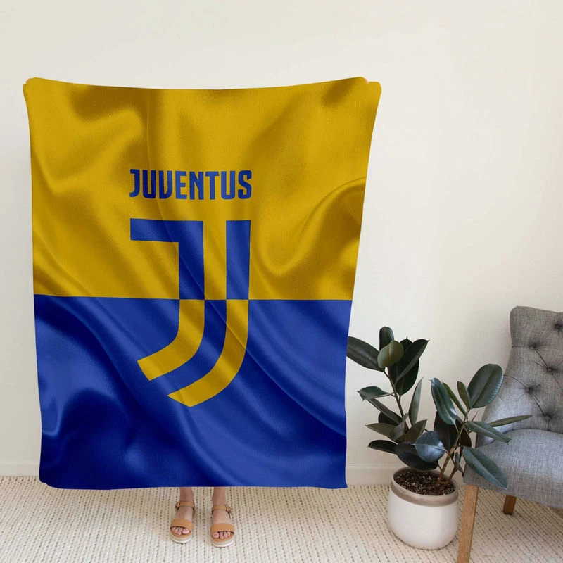 tanding Italioccer Club Juve Logo Fleece Blanket