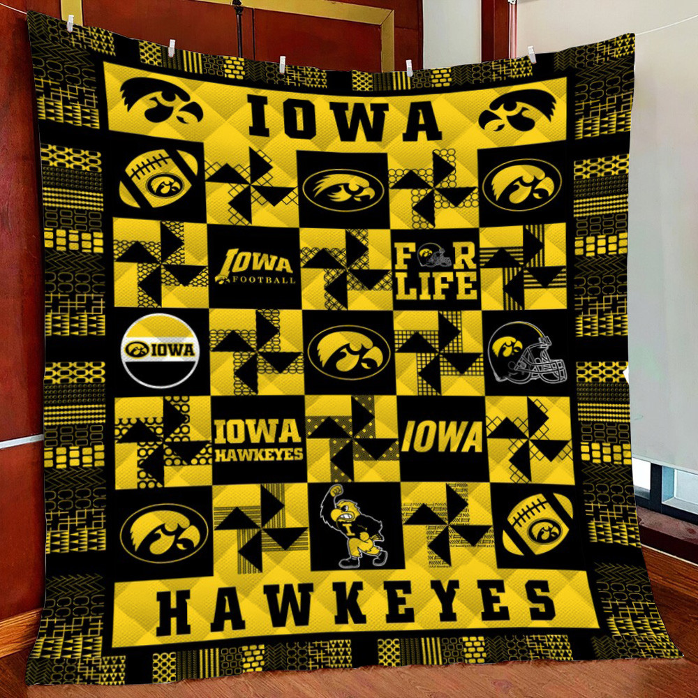 Iowa Hawk Fleece Blanket Quilt Blanket