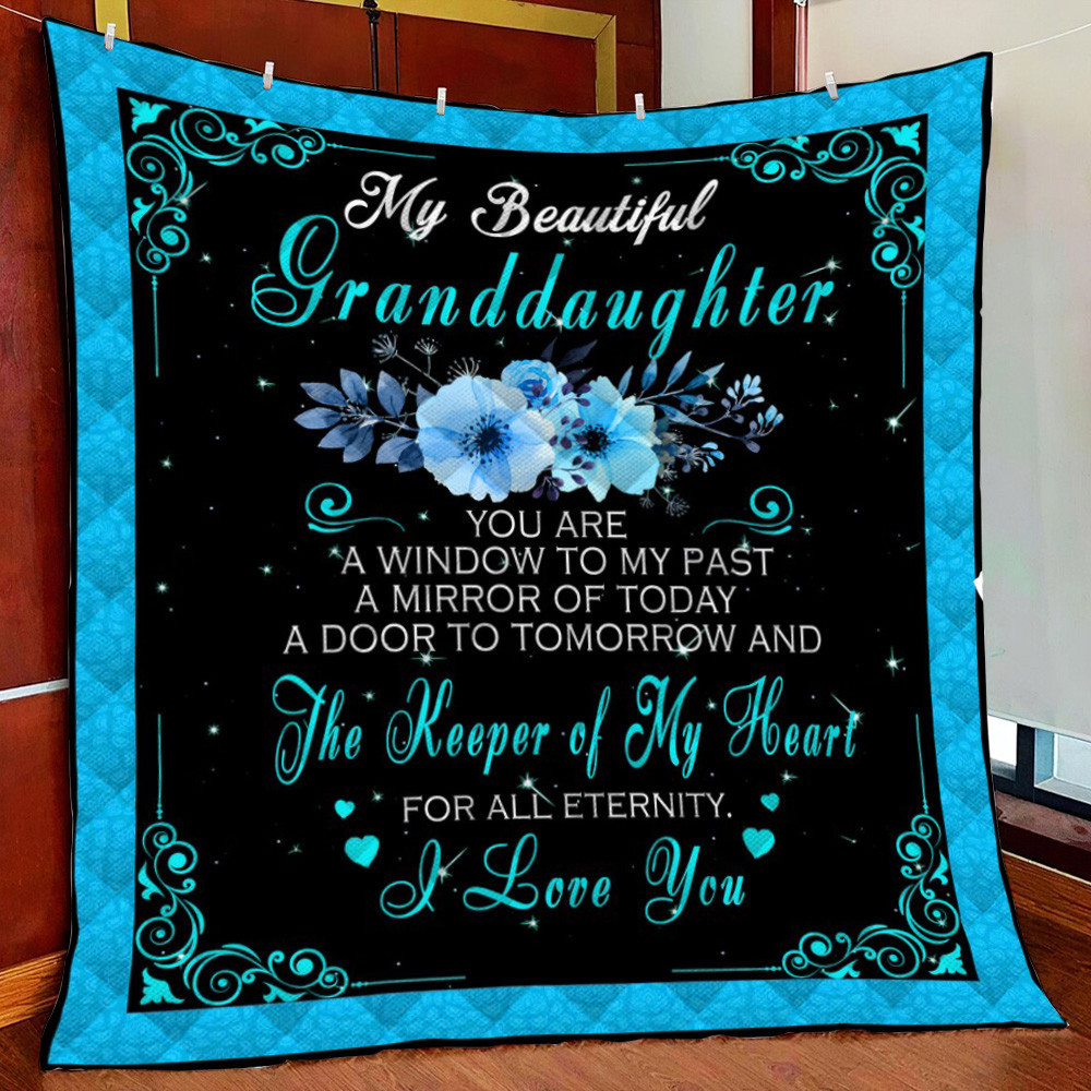 Granddaughter My Beautiful Granddaughter The Keeper Of My Heart Fleece Blanket Quilt Blanket