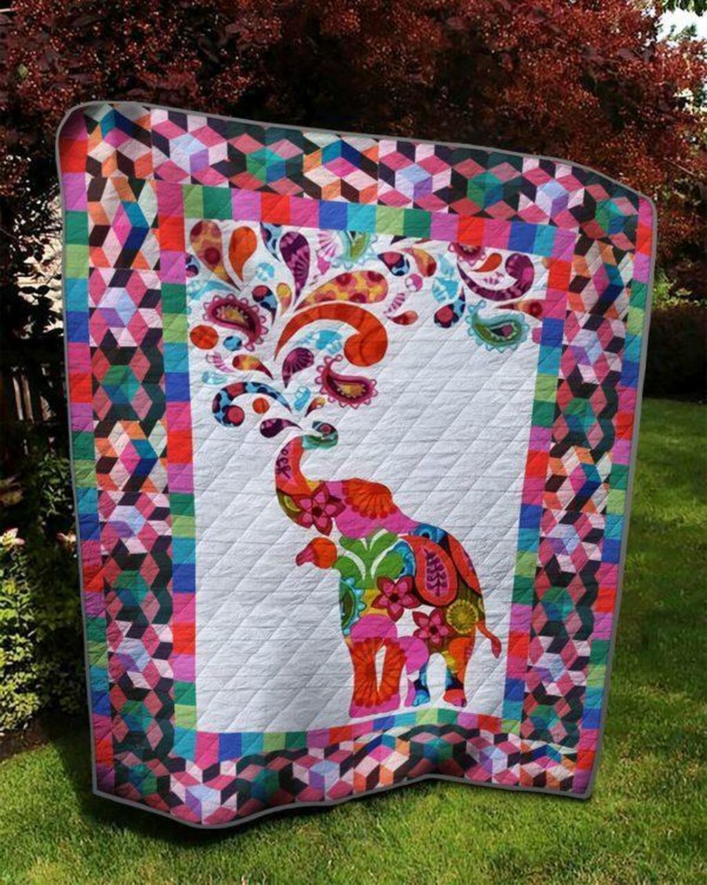 Elephapraying Water Elephant Quilt Blanket Quilt