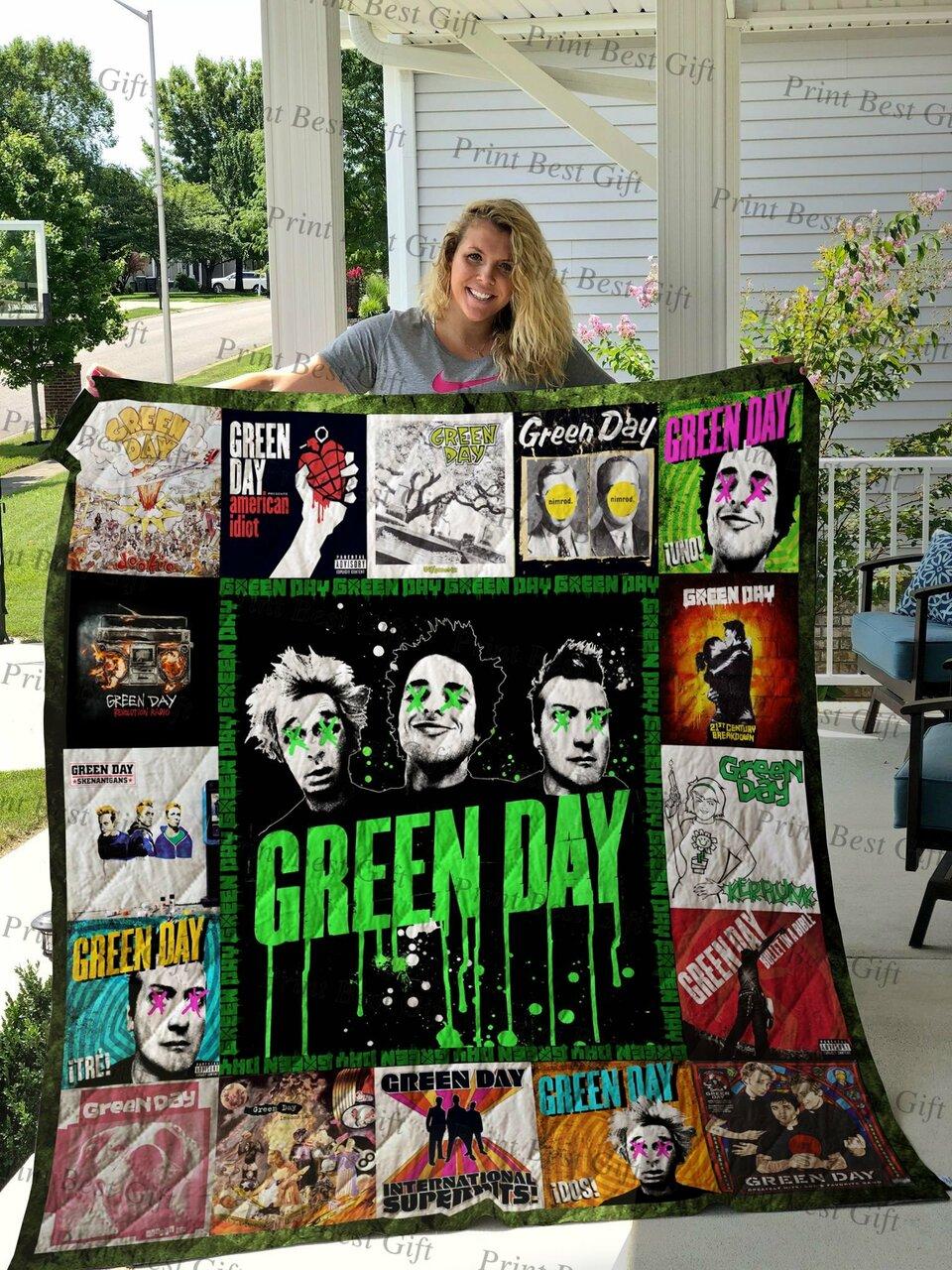 Green Dayter Quilt Blanket