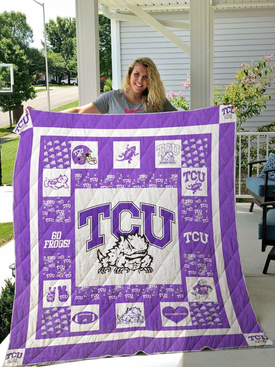 Tcu Horned F Ver2 Quilt Blanket