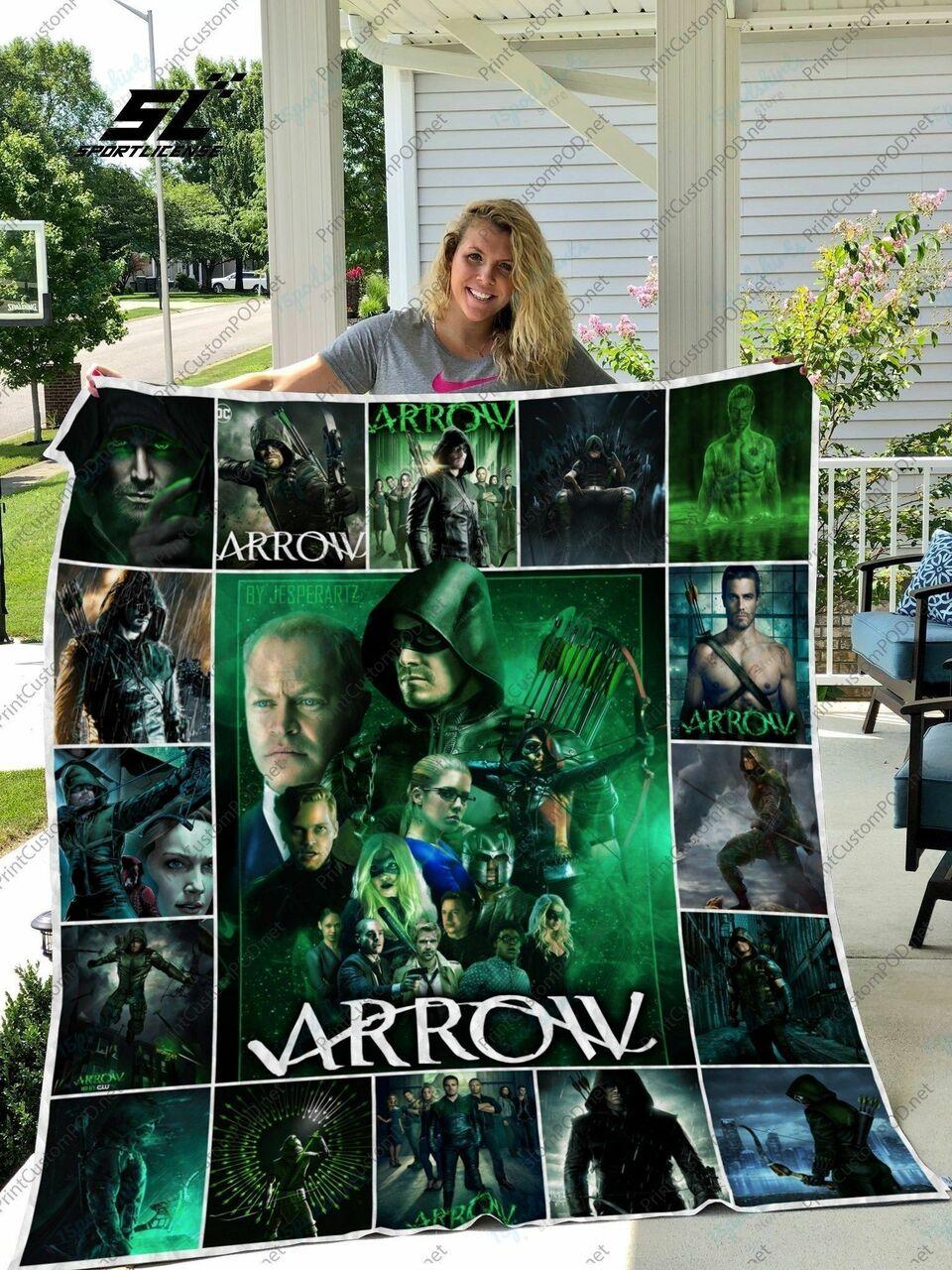 H Arrow Quilt Blanket