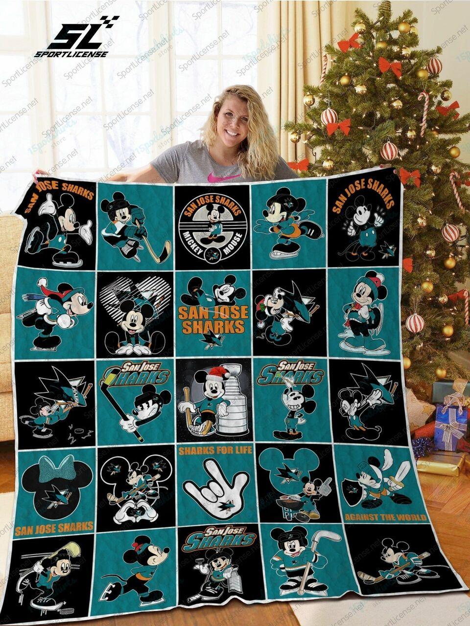 H Dn Quilt Blanket