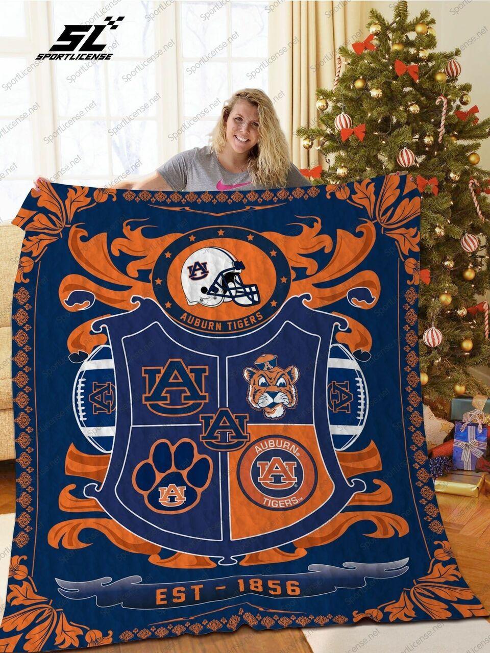 Bl At New Quilt Blanket