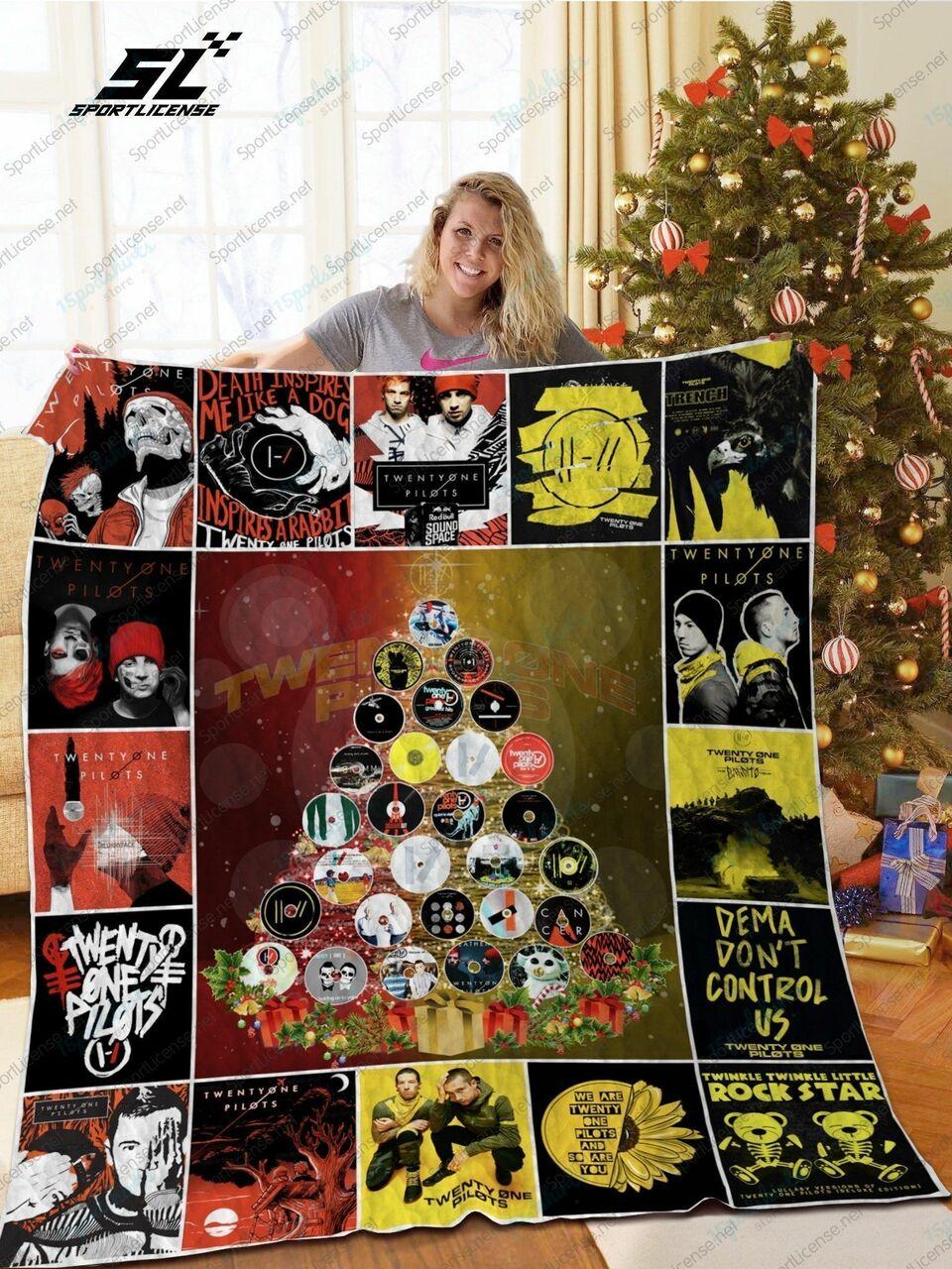 H Twonpi Album Tree C Quilt Blanket