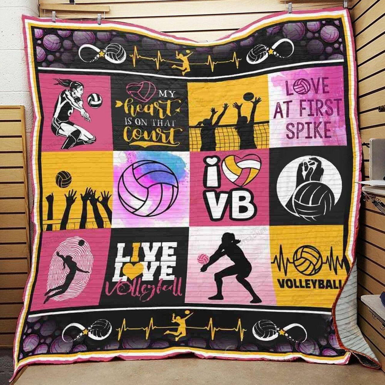 Volleyball My Hear On That Court Quilt Blanket Greattomized Blanket G For Birthday C Thgiving