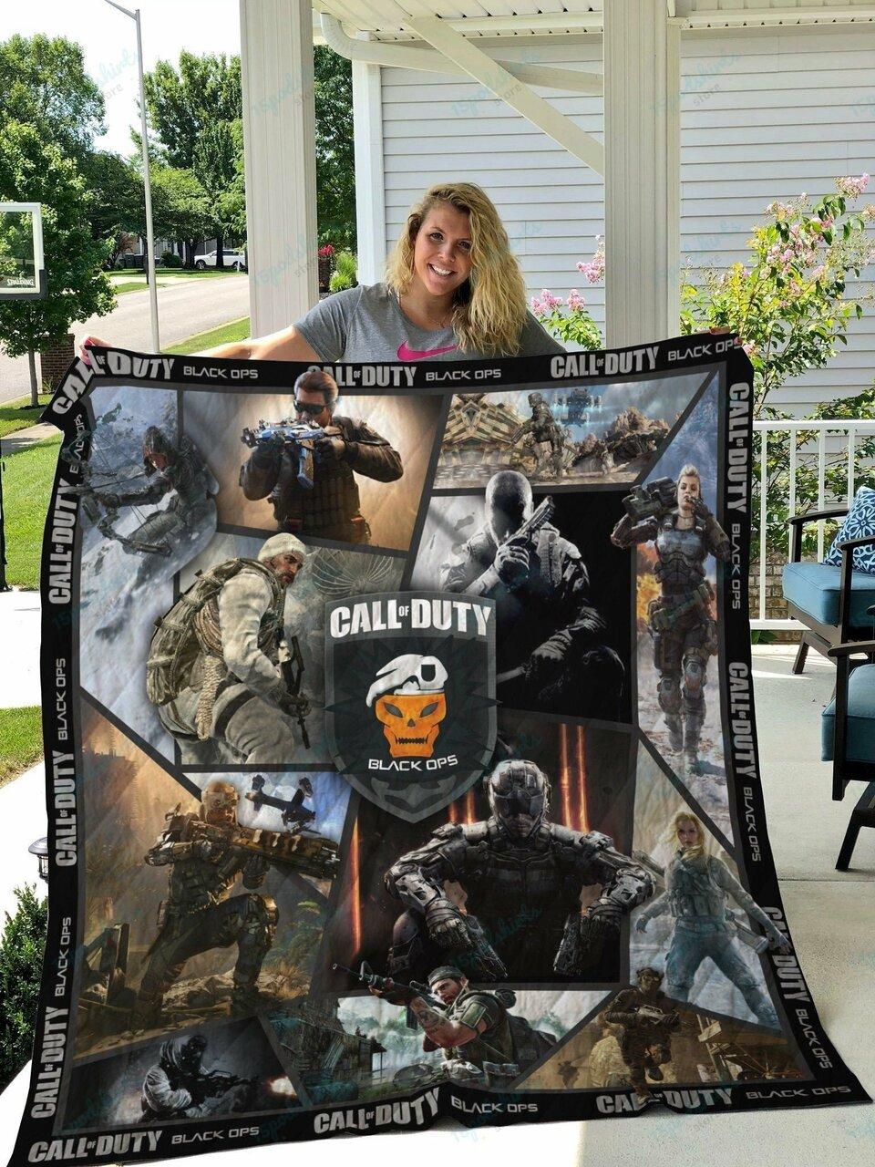 M Grand Theft Auto V Quilt Blanket
