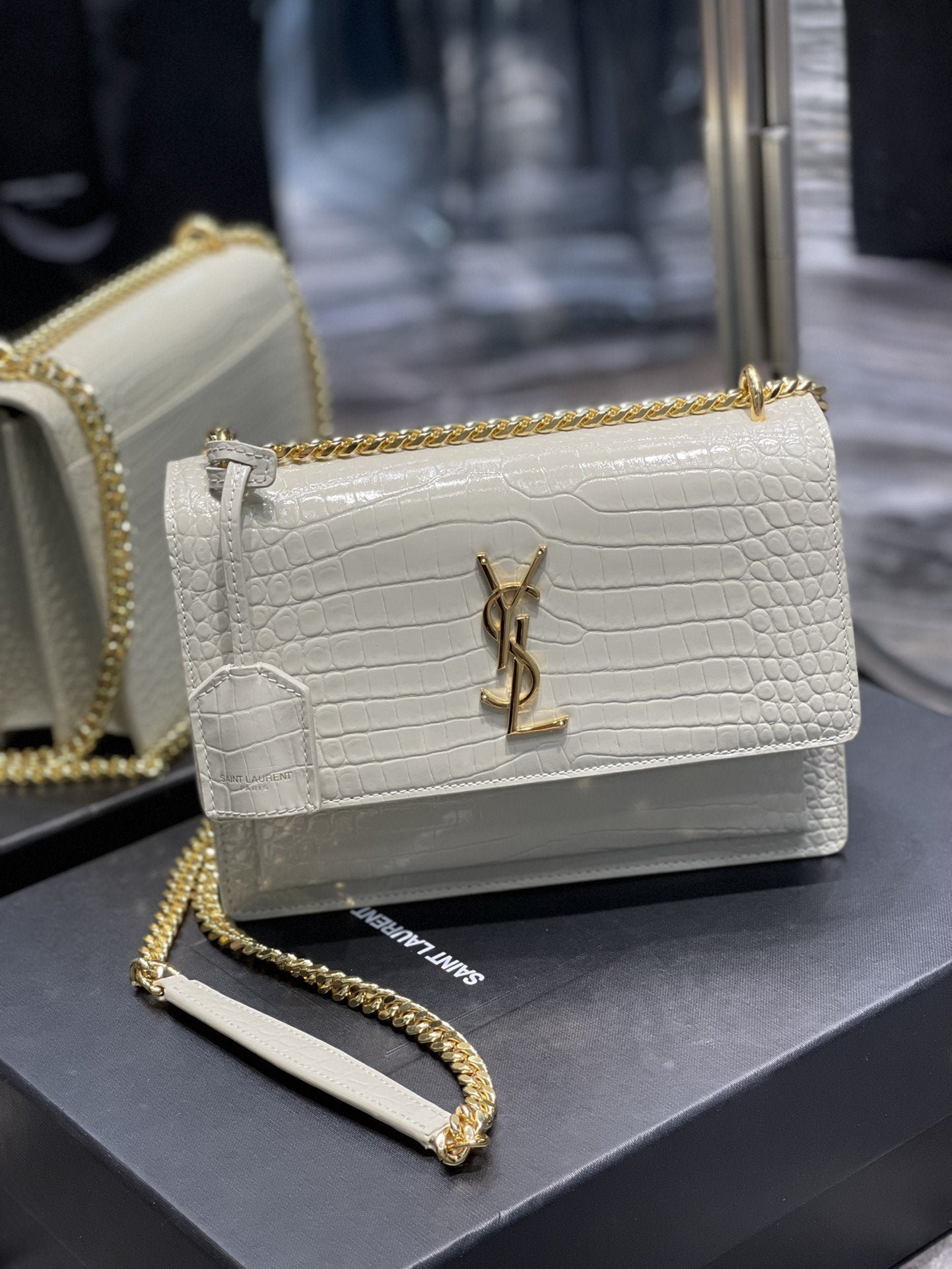 Saint Laurent Sunset Medium Chain Bag 22cm