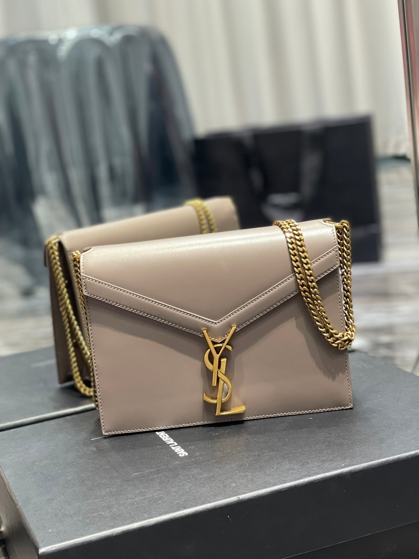 Saint Laurent Cassandra Medium Chain Bag In Grain De Poudre Embossed 22cm