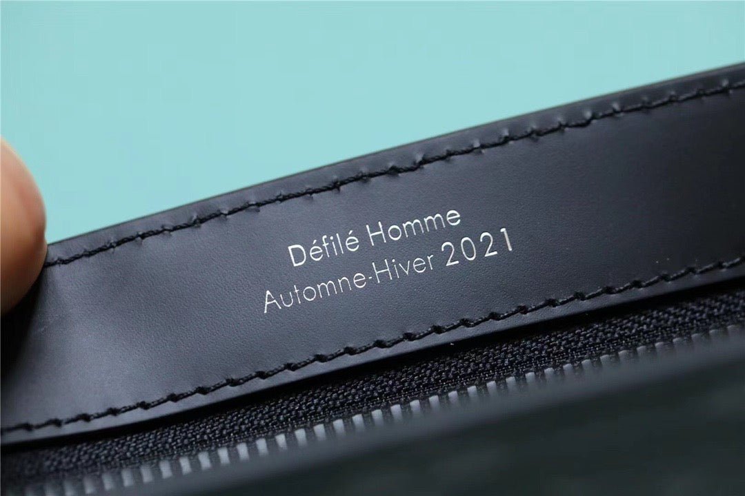 Louis Vuitton Trunk Pouch Monogram Eclipse Canvas Black For Men, Mens Wallet 28cm LV M45937