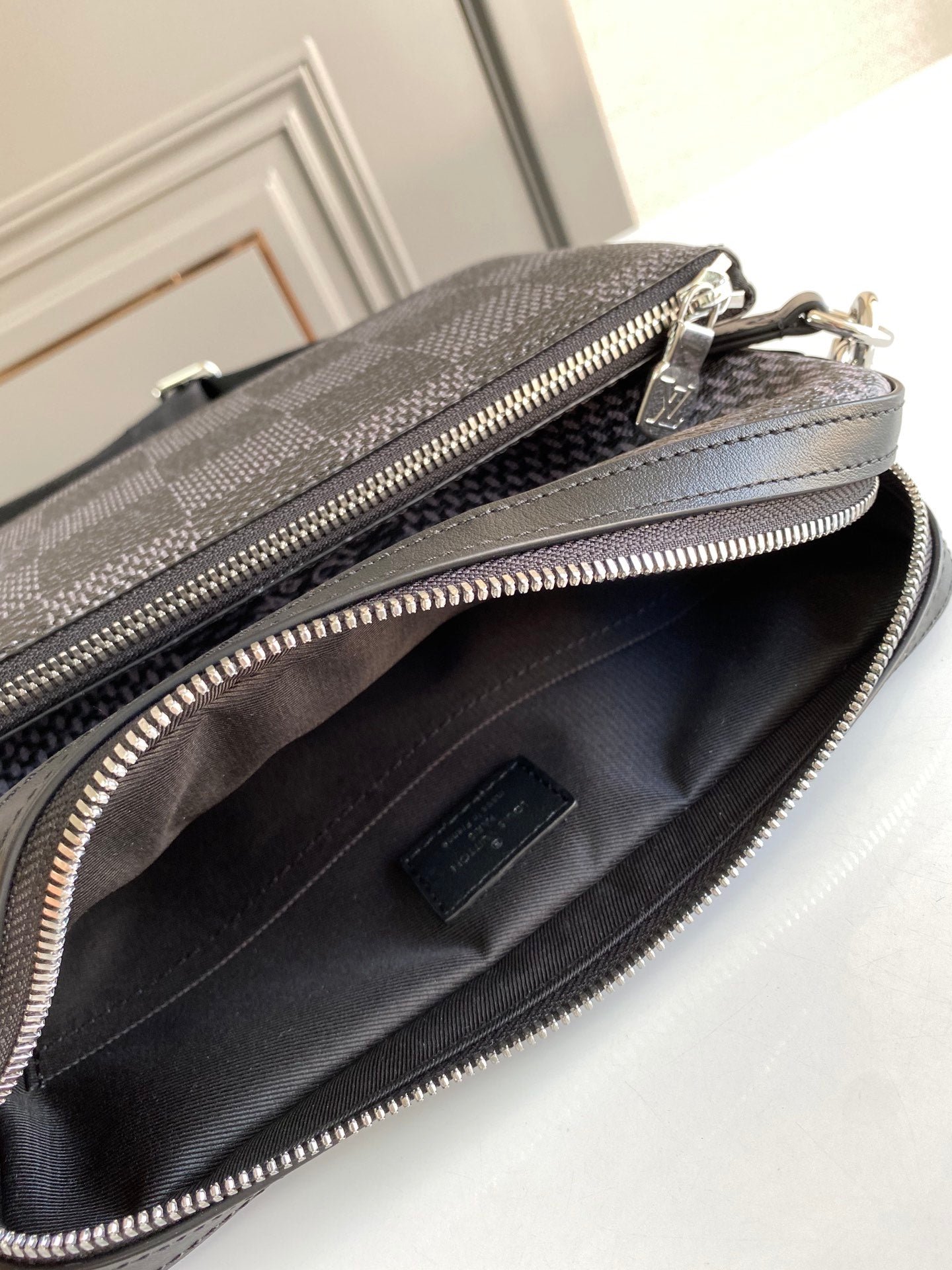 Louis Vuitton Trio Messenger 25cm