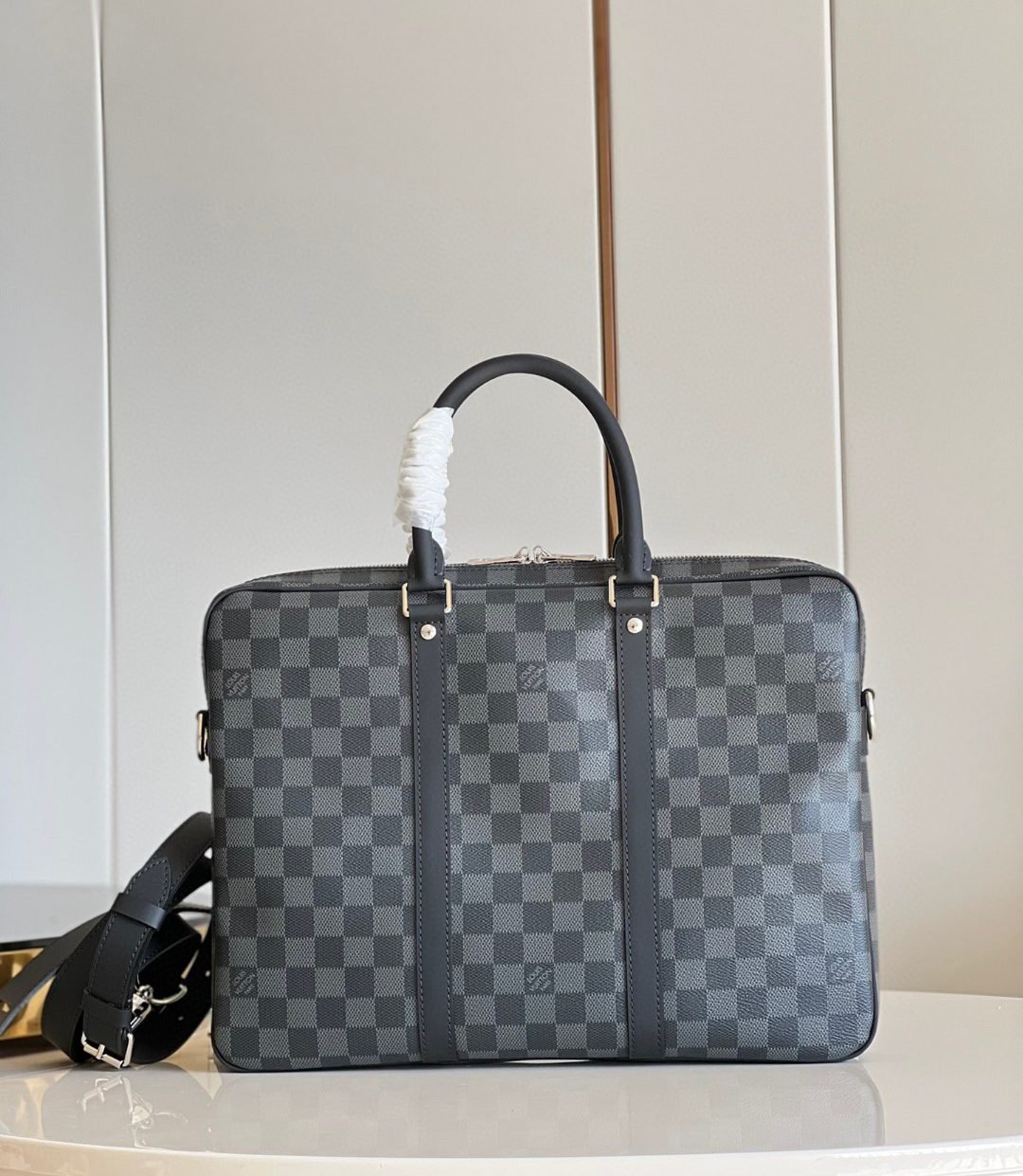 Louis Vuitton Porte Documents Voyage PM 35cm
