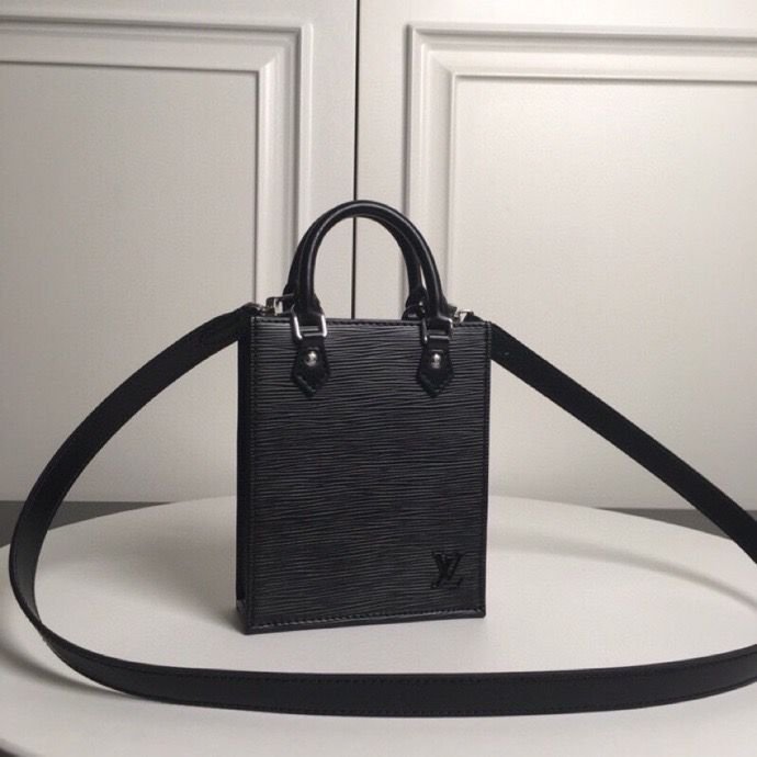 Louis Vuitton Petit Sac Plat 14cm