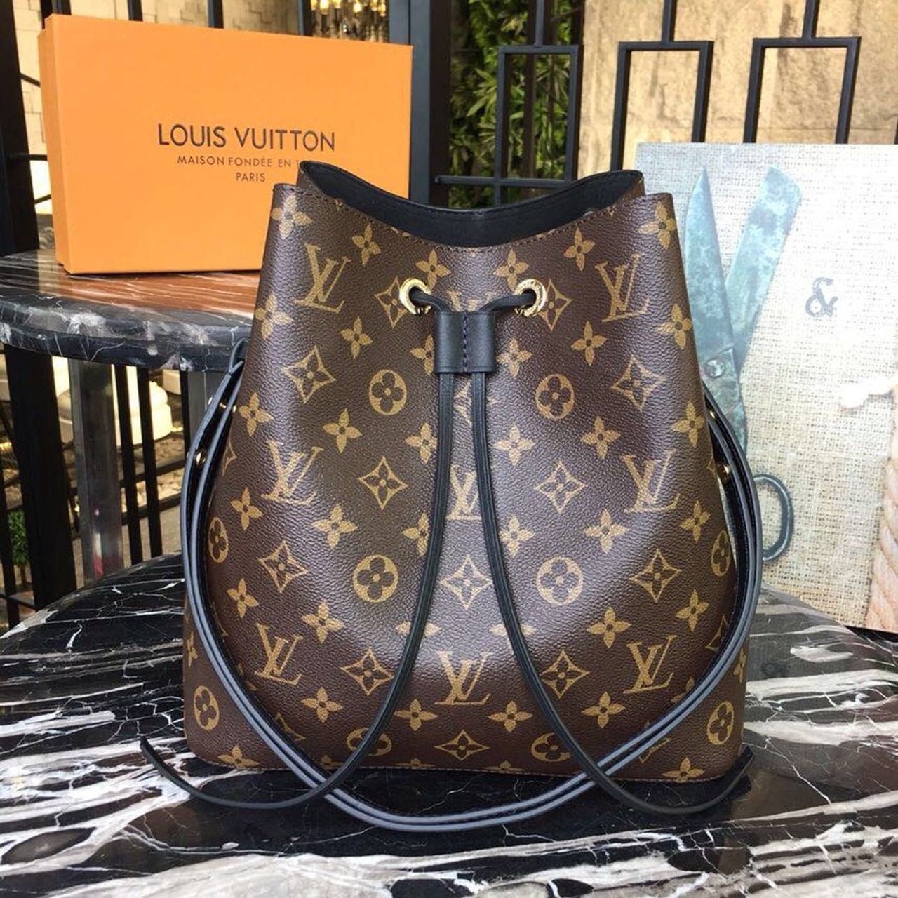 Louis Vuitton NoNo Bucket Bag Monogram Canvas Spring/Summer Collection M44020 Black