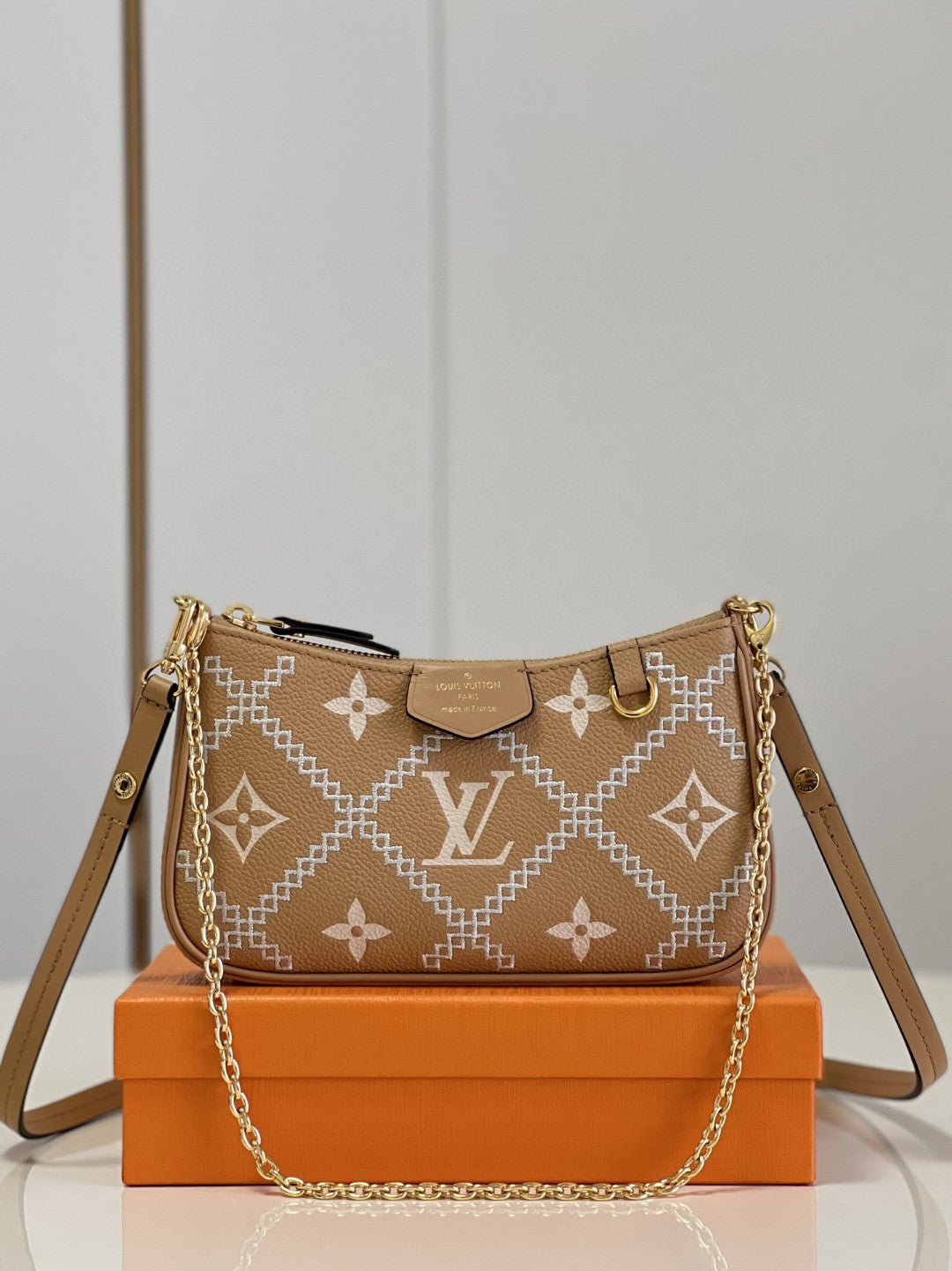 Louis Vuitton M80349 Easy Pouch On Strap 19cm Brown