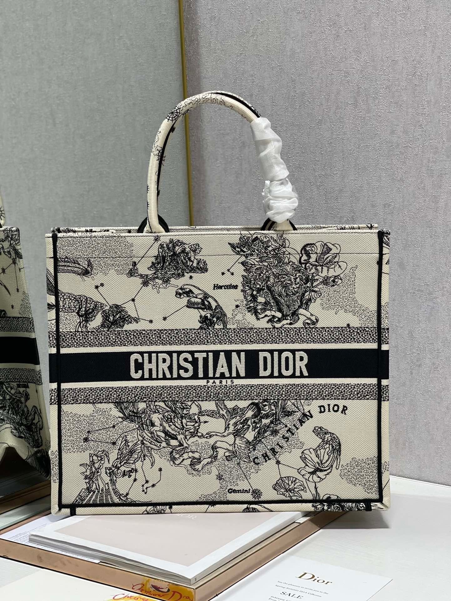 Christian Dior Book Tote Bag 41 cm Black/Beige