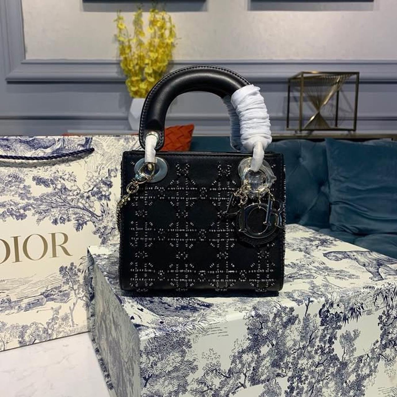 Christian Dior Mini Lady Dior Bag 18cm with Chain Silver Hardware Embroidered Lambskin Leather Spring/Summer Collection, Black