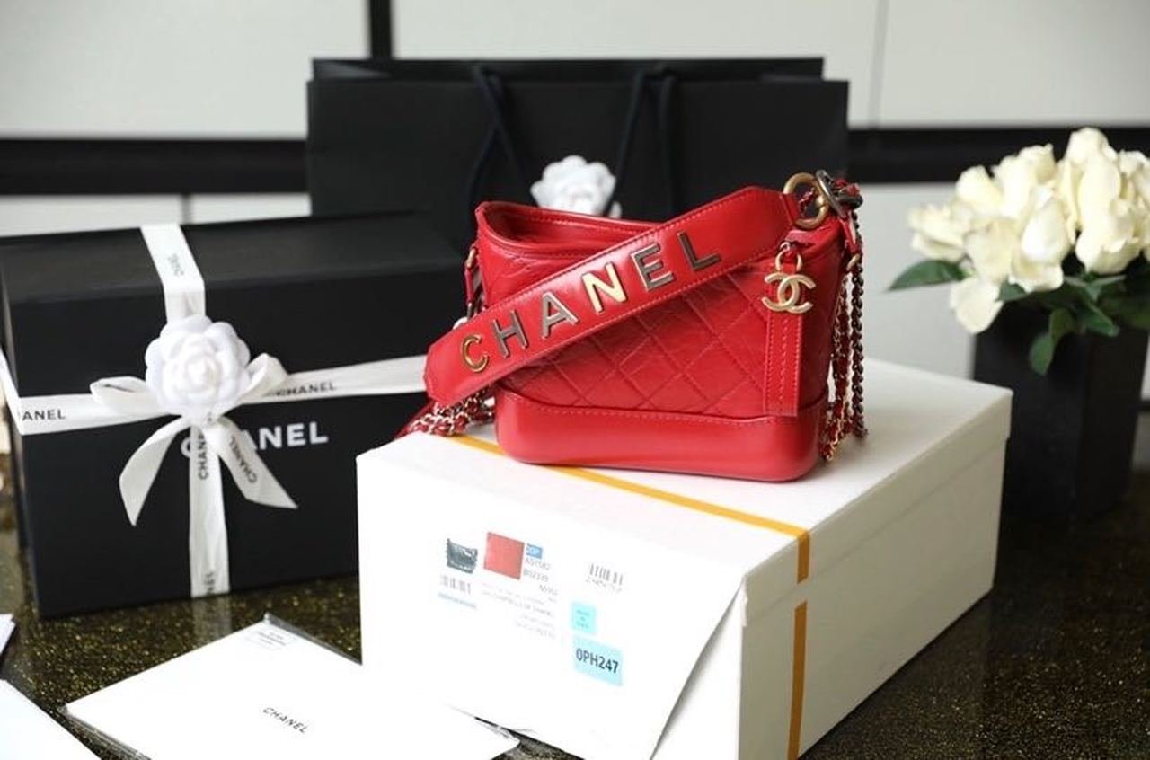 Chanel Gabrielle Hobo Bag 18cm AS0865 Bi-Color Hardware Aged Calfskin Leather Spring/Summer Act 1 Collection Red