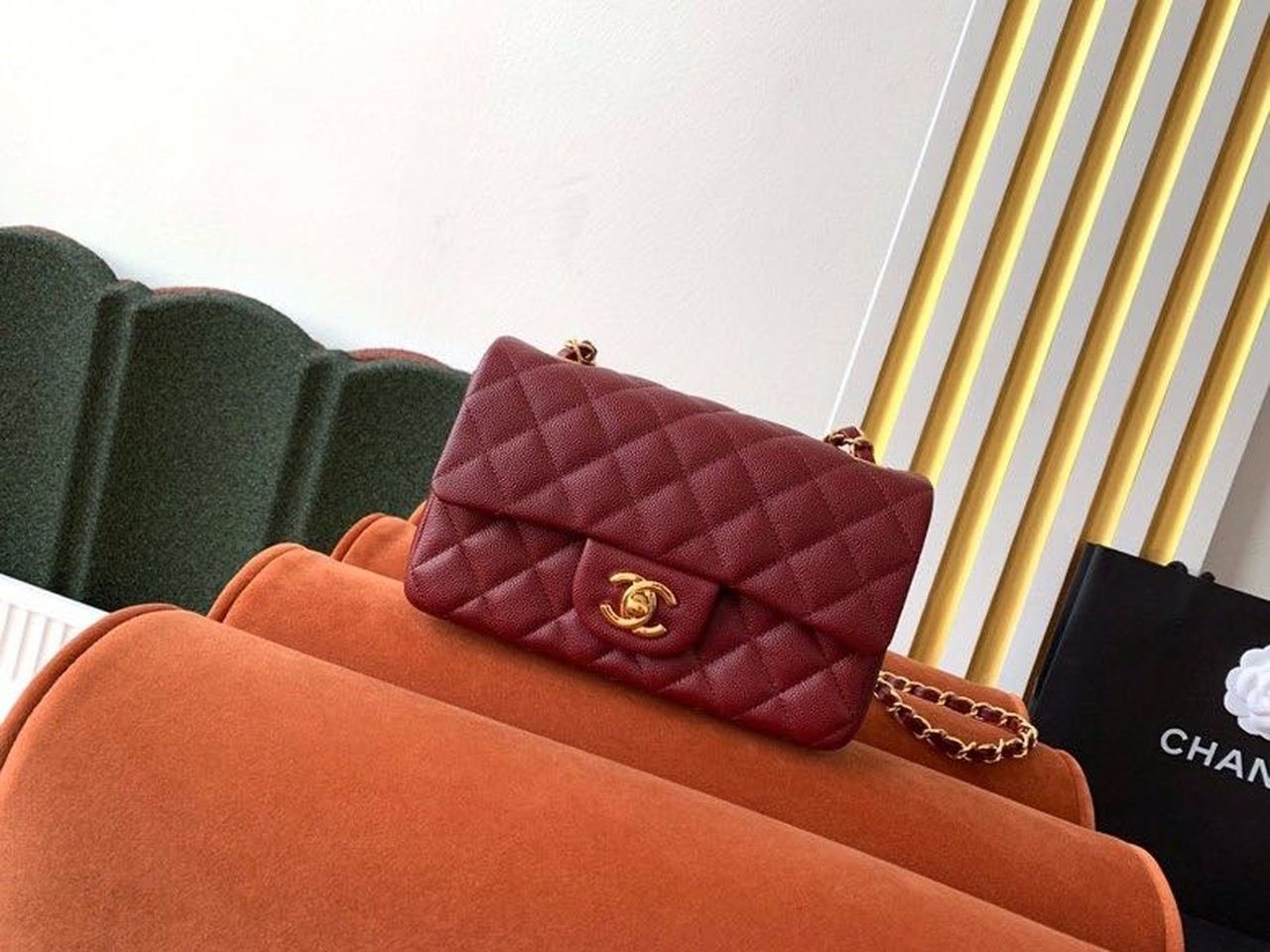Chanel Classic Flap Bag 20cm Gold Hardware Caviar Leather Spring/Summer Collection Burgundy