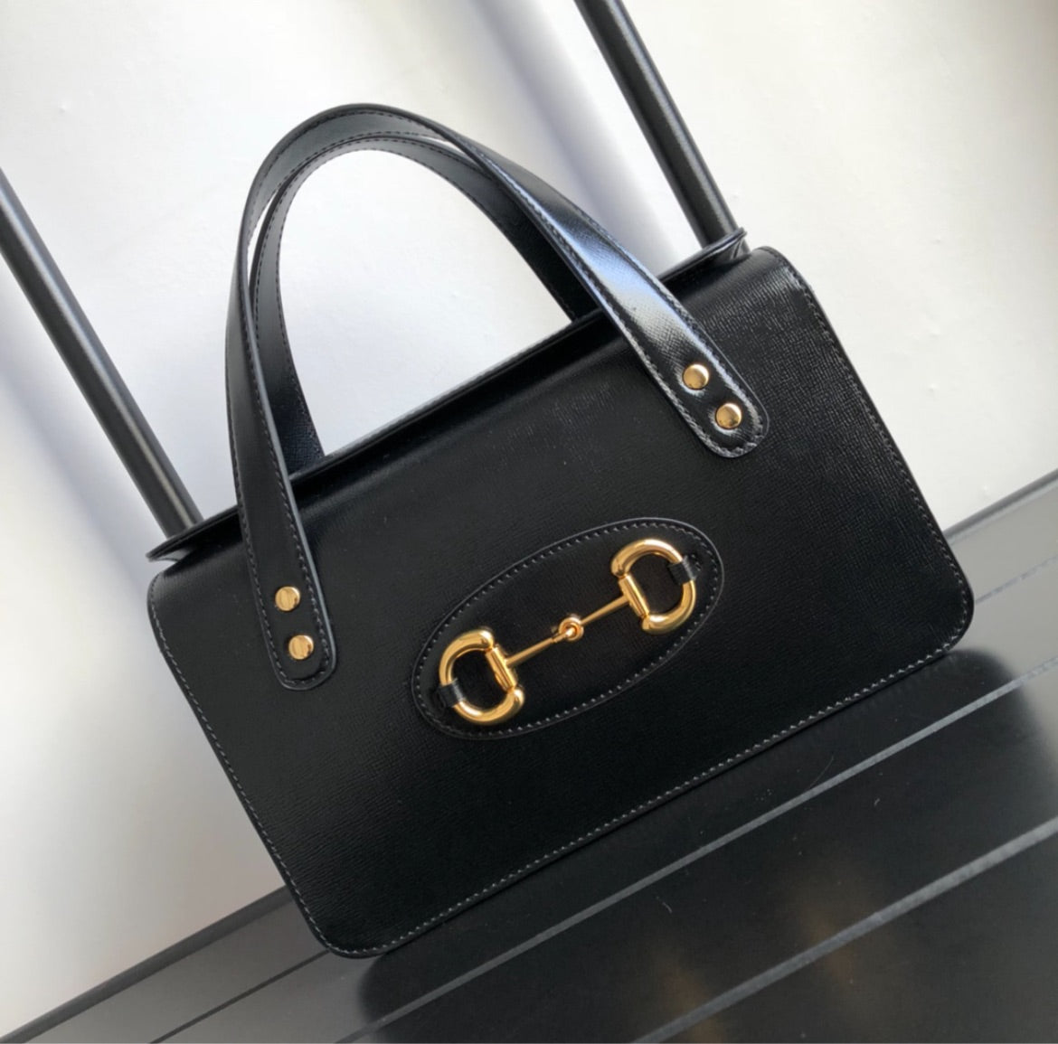 Classic Woman Gucci handbag