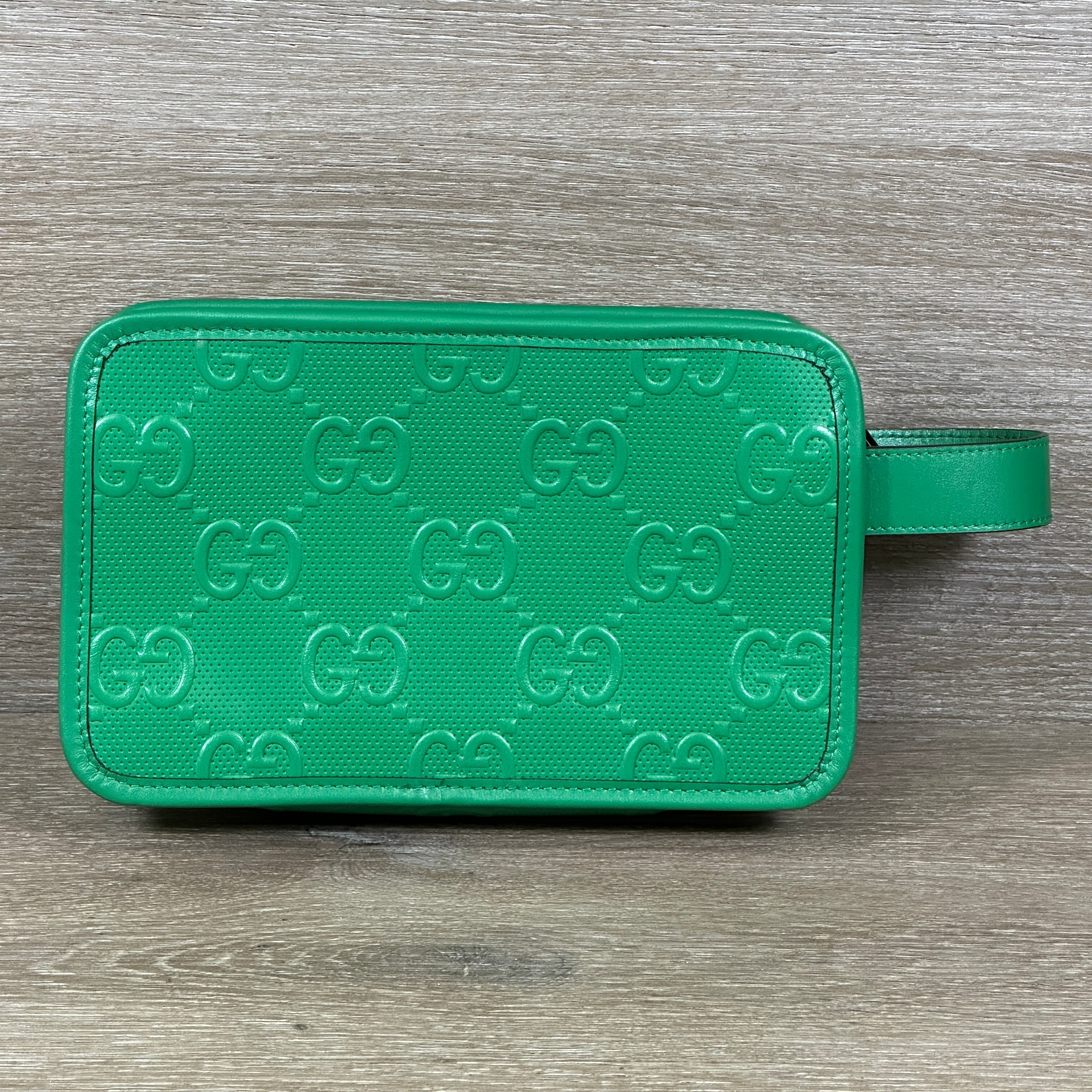 Gucci GG Embossed Case Green Leather