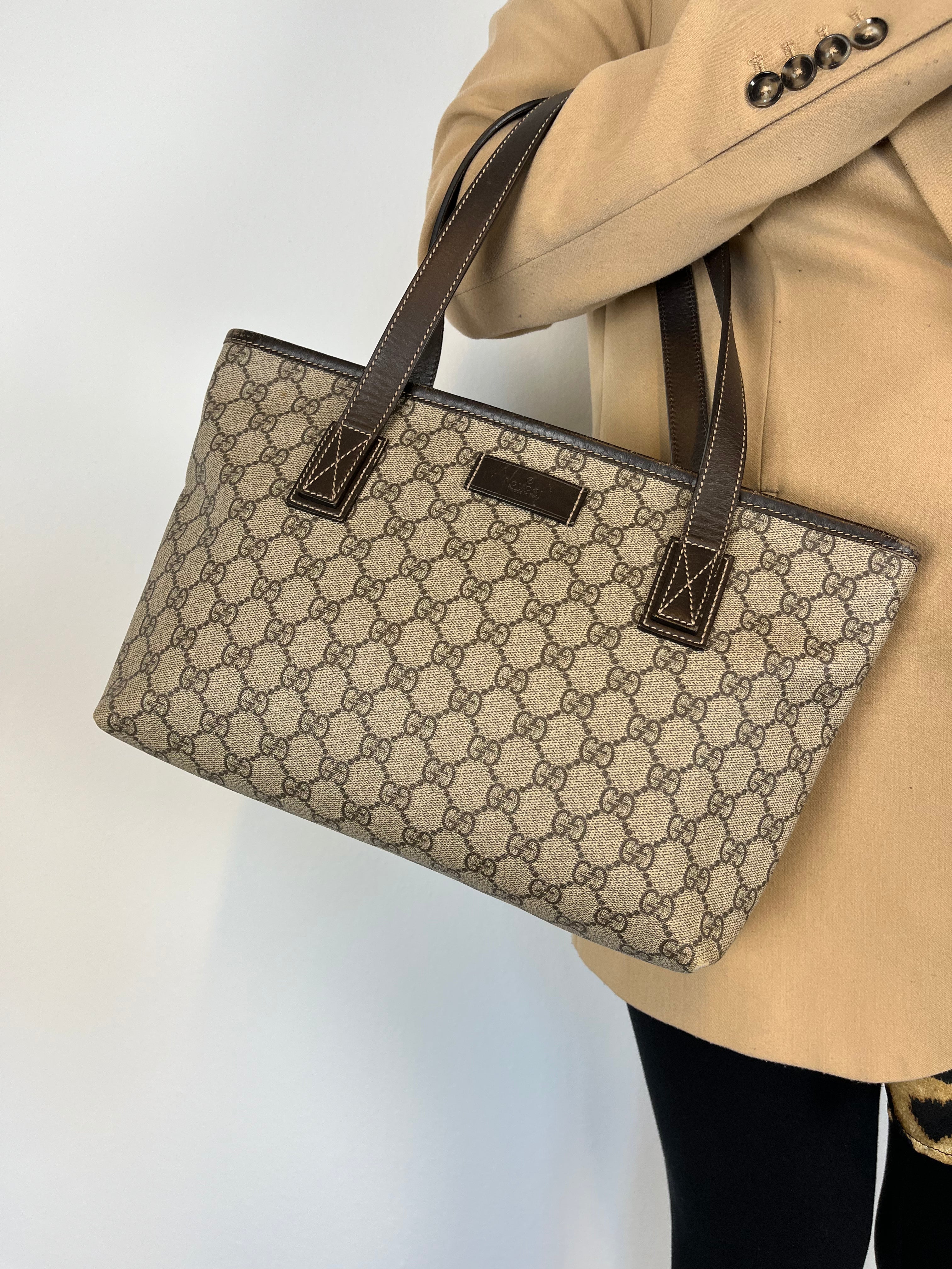 Gucci GG supreme Bag Luxury Brand