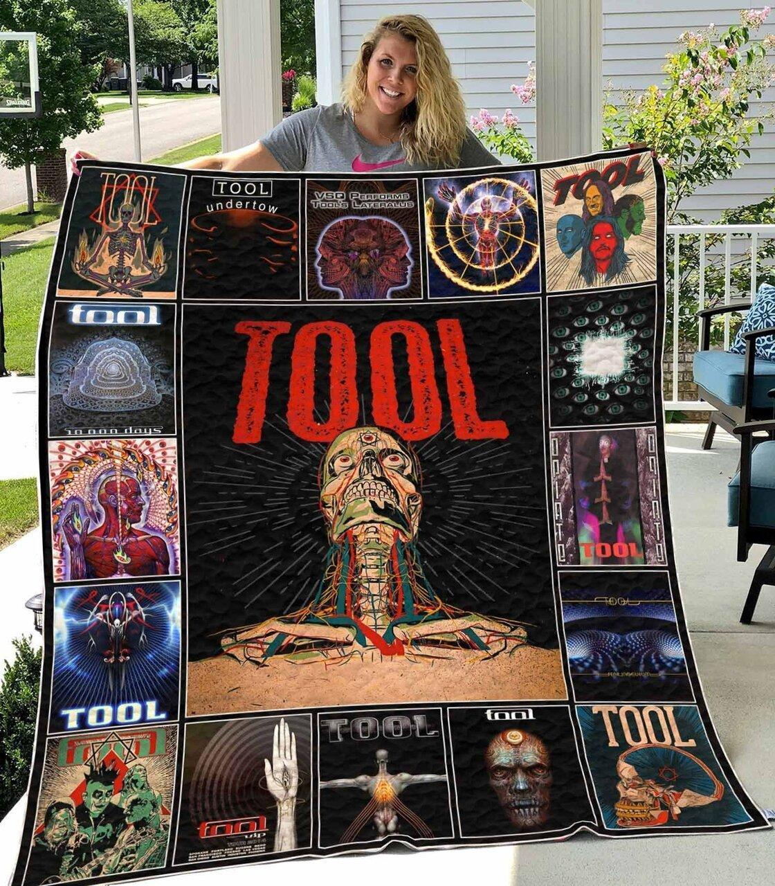 Tool Band Vr2 Quilt Blanket