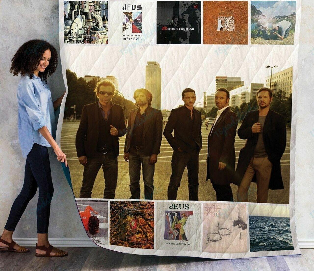 Deus Album Quilt Blanket
