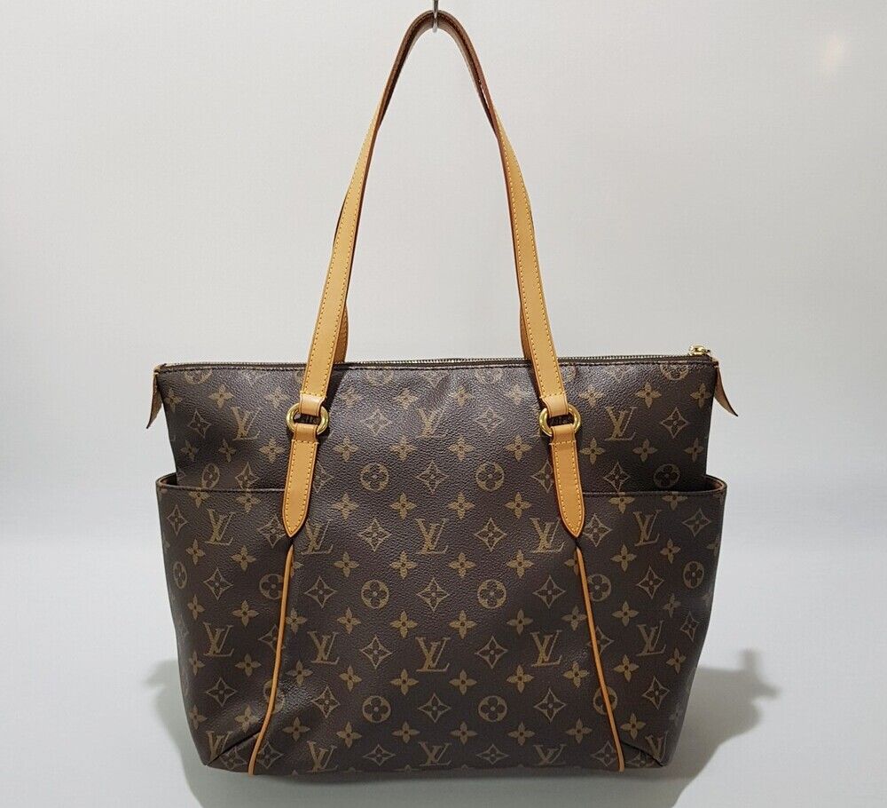 Louis Vuitton Monogram Total MM Handbag - A1B2C3
